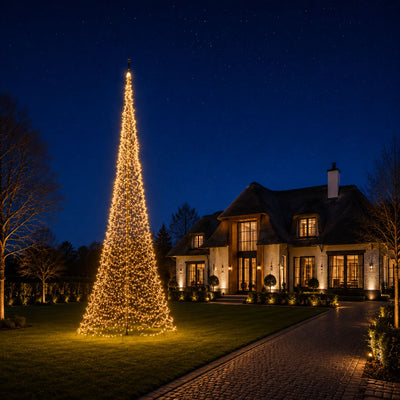 Fairybell Premium 10 meter - 2048 LED in warm wit bij een vlaggenmast