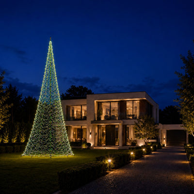Fairybell Premium 10 meter - 8000 LED in multicolour bij een vlaggenmast