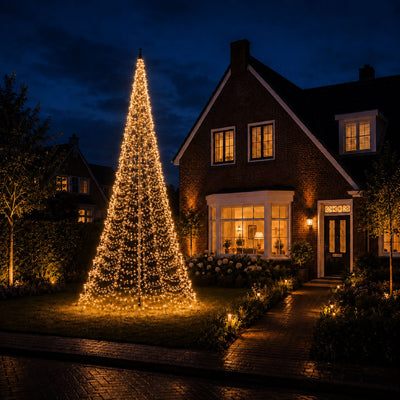 Fairybell PRO 7 meter - 1344 LED RGBW in warm wit bij een vlaggenmast