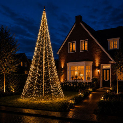 Fairybell PRO 8 meter - 1536 LED RGBW in warm wit bij een vlaggenmast