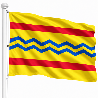 Vlag Berghem wapperend aan witte vlaggenmast